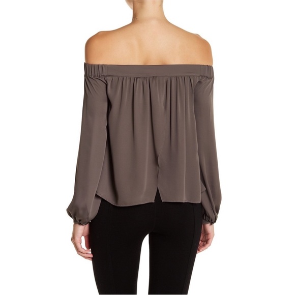 L’Academie Romantic Off The Shoulder Top - Picture 4 of 6